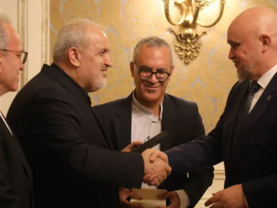 اتصال شبکه برق ایران و روسیه از مهم‌ترین محورهای همکاری دو کشور است/ تأکید روسیه بر ادامه اجرای نیروگاه سیریک – جمهور نیوز