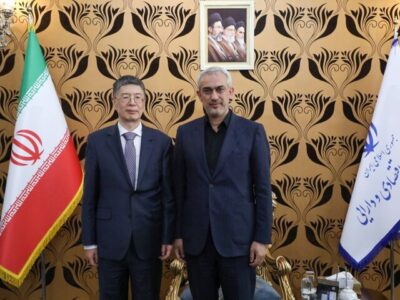توسعه روابط راهبردی ایران و چین در دیدار وزیر اقتصاد با سفیر پکن