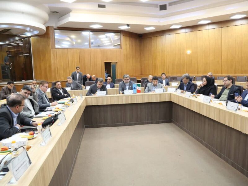 بررسی چالشهای واگذاری و تشریح برنامههای بازسازی صنایع آسیبدیده در نشست هماندیشی مجمع عمومی ایدرو / تأکید رئیس هیات عامل ایدرو بر ضرورت تفویض اختیارات سرمایهگذاری – جمهور نیوز